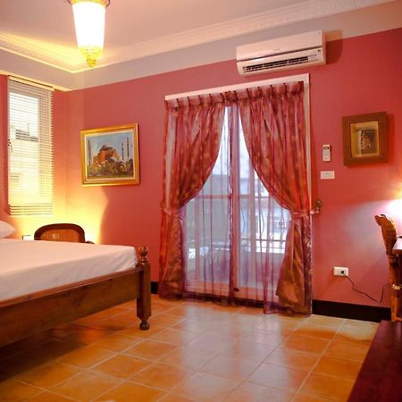 Alongs Garden Bed & Breakfast Heng-ch'un Exterior foto