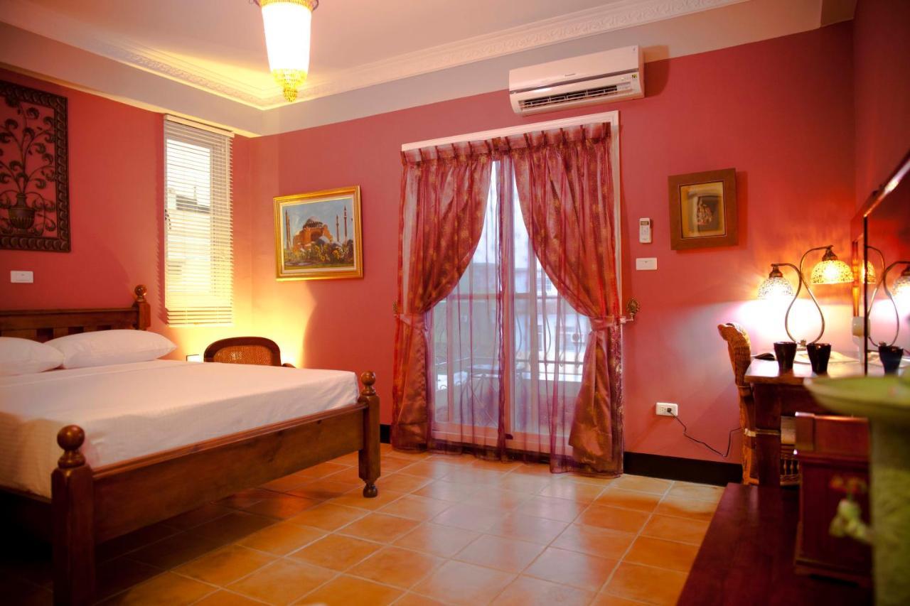 Alongs Garden Bed & Breakfast Heng-ch'un Exterior foto