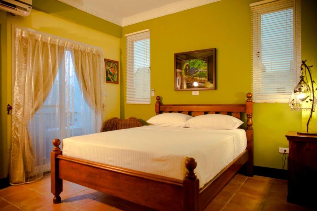 Alongs Garden Bed & Breakfast Heng-ch'un Exterior foto